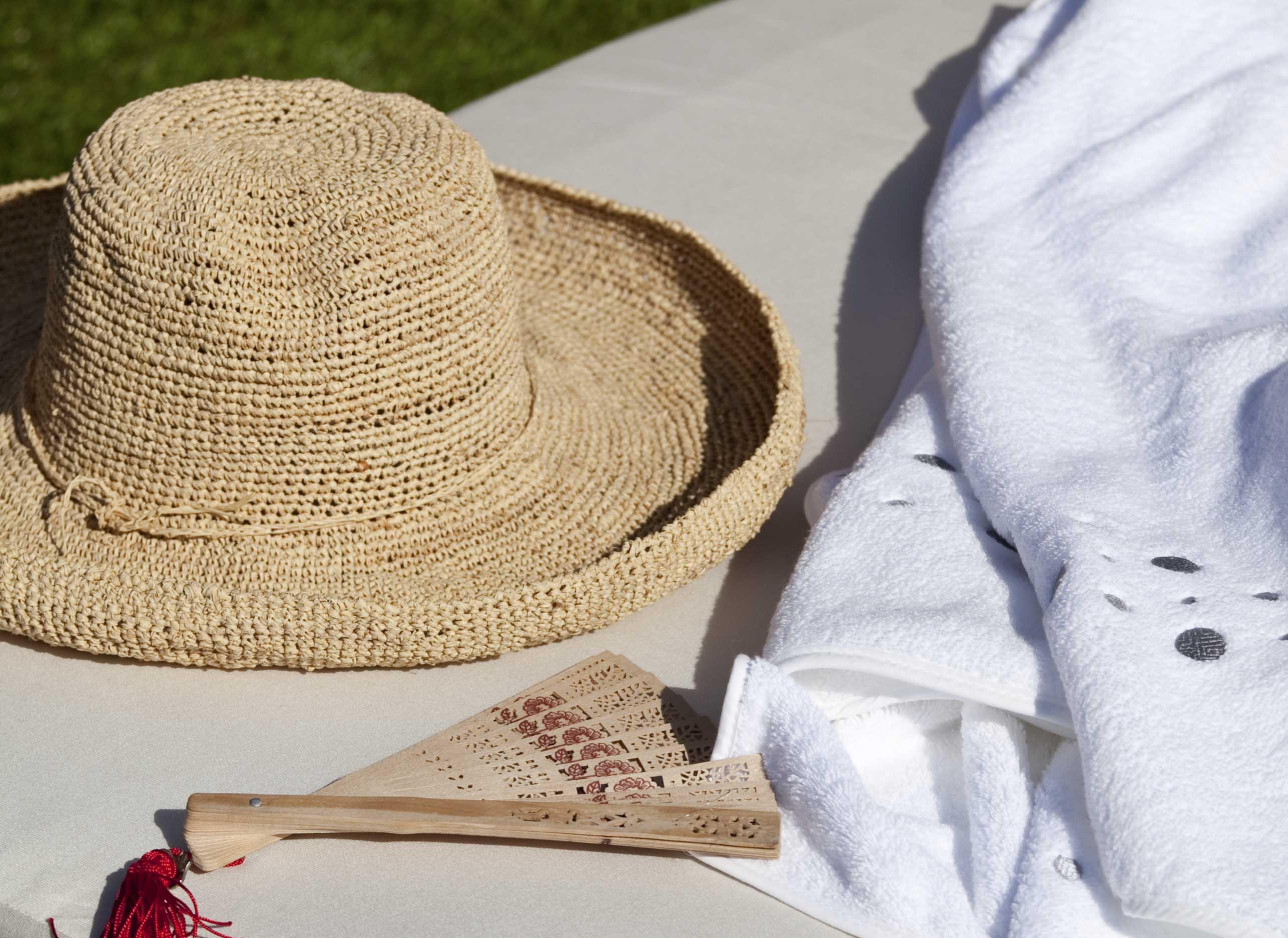 Les Jardins De La Medina Hotel Marrakesh Exterior foto A hat and a towel